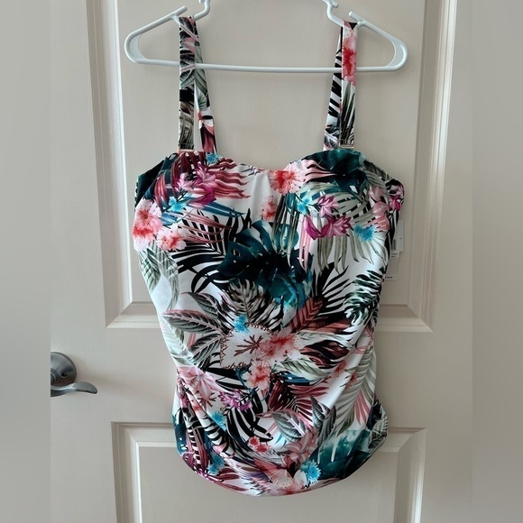 Raisins Curve WHITE MULTI Plus Size Protea Haute Bloom Tankini Swim Top NWT - Picture 4 of 16